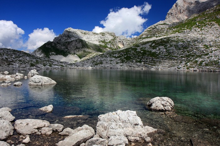 (./cached_files/dedi_16/176--velika--foto3_2-jezero_erhartic.jpg)