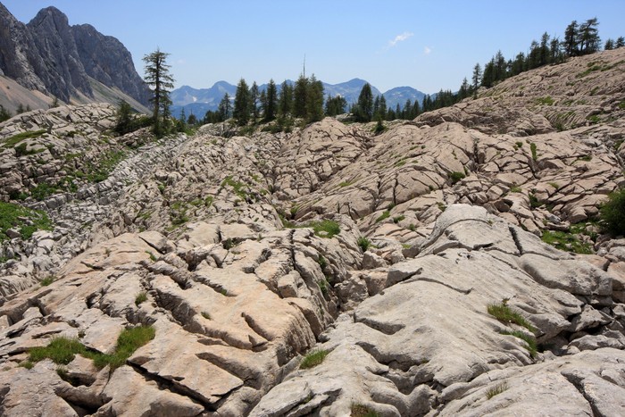 (./cached_files/dedi_18/185--velika--foto4_4-jezero_erhartic.jpg)