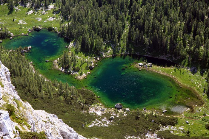 (./cached_files/dedi_19/191--velika--foto3_5-6-jezero_erhartic.jpg)