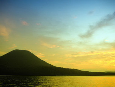 (krakatoa-java-indonesia.jpg)