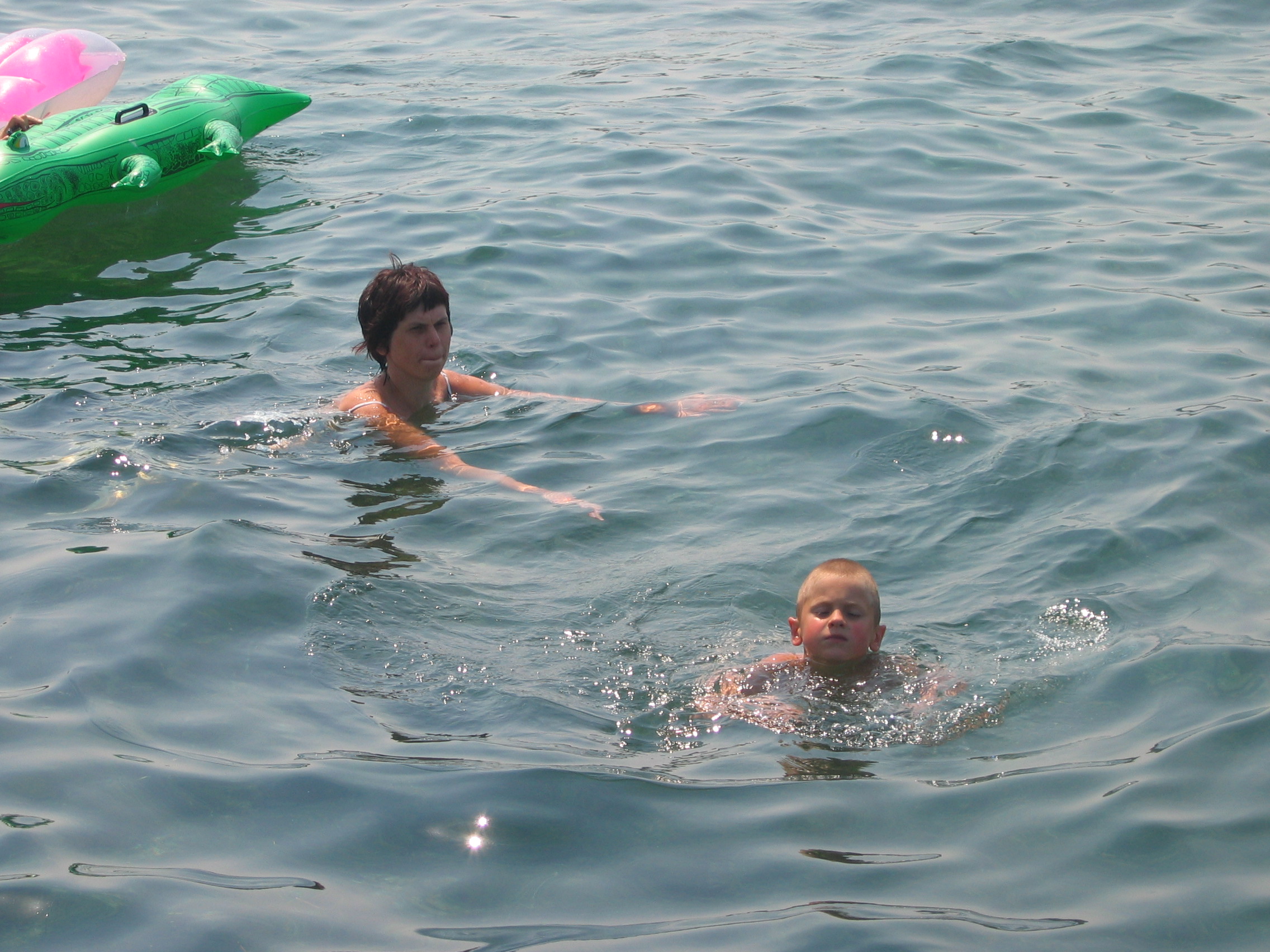 (./datoteke/plavanje_morje.jpg)